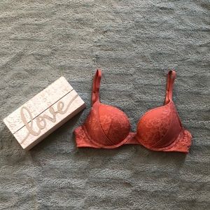 Like new Victoria’s Secret push up bra